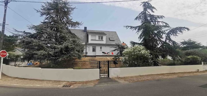 Maison, 200 M2,16 Couchages,10 Mn à Pied De La Mer - Francia