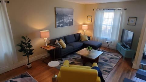 Top performing Airbnb: 💟 Huge Vintage 3BDR Buffalo Home 🏡🔑 in Buffalo