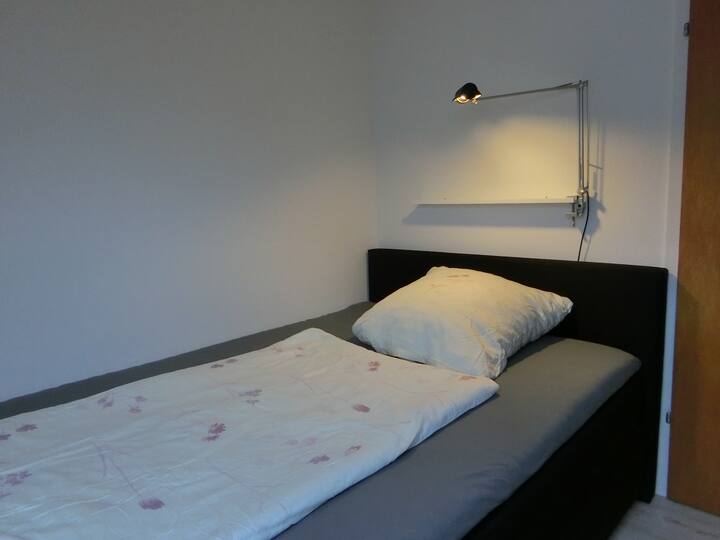 غرفة نوم 2 بسرير مزدوج 1.40 متر