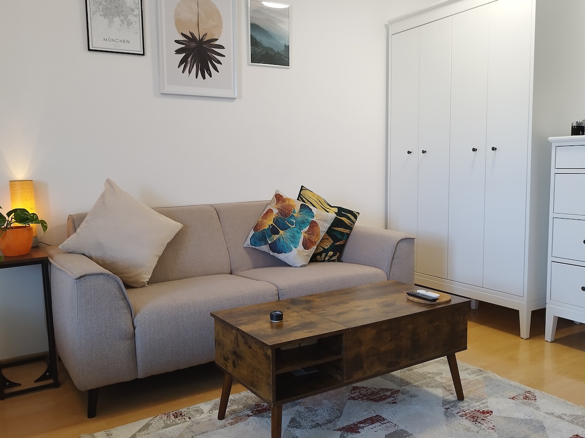 Successful Airbnb property: Beautiful Cozy Flat in Munich in Mittersendling