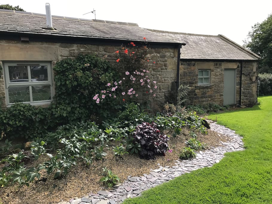 Path to the private entrance to Rose Barn.