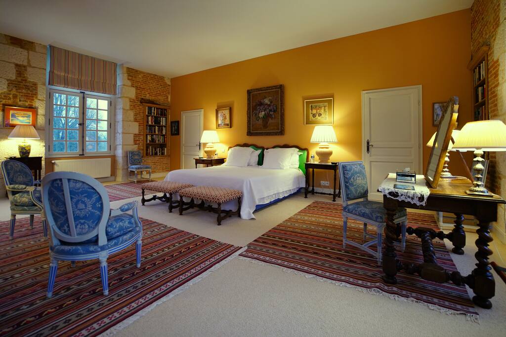 Deluxe Bedroom #1