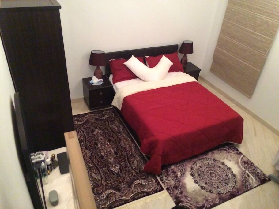 This photo show the other bed sheets and cover.