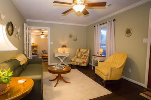 Top Airbnb: Serenity in the City II in Cleveland