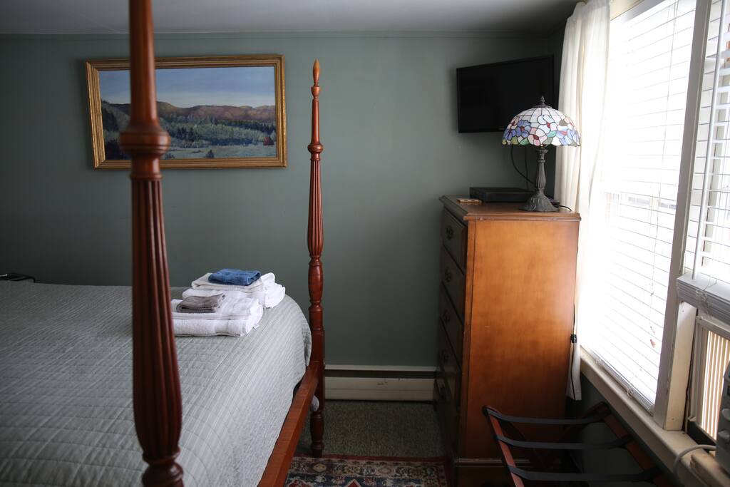 queen bed