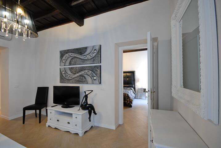 Ripa 3 Apartment – Characteristic 3Bdr 2Bth gallery image 5