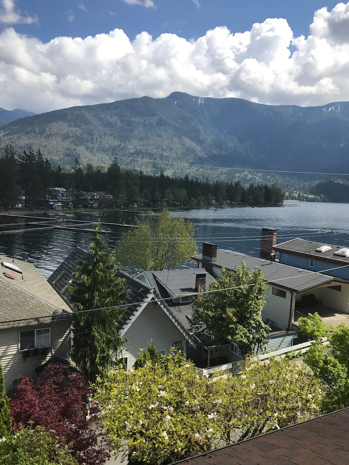 Cozy suite on Cultus Lake Houses for Rent in Cultus Lake, British
