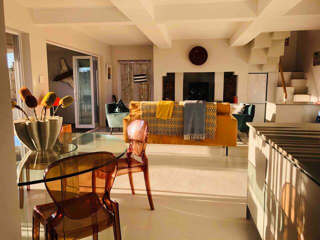 Stunning coastal retreat with pool and sea views gallery image 3