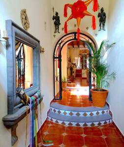 Beautiful, Charming Safe Area-Excellent Location-