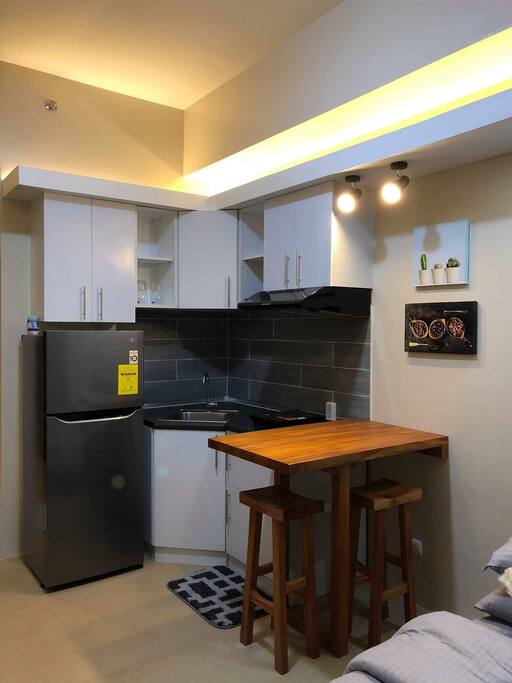 Complete Cutting-Edge Kitchenwares & Dining Table with High Chairs for two (2).
•2-Door, No Frost, Inverter Ref
•Microwave
•Range Hood
•Infrared Cooker
•Rice Cooker
•Water Heater
•Blender
•Sauce Pan & Frying Pan
•Knives, Peelers, Can Openers, Ladle
•Plates, Saucers, Bowls
•Spoons, Forks, Bread Knives
•Cups, Glasses, Pitcher