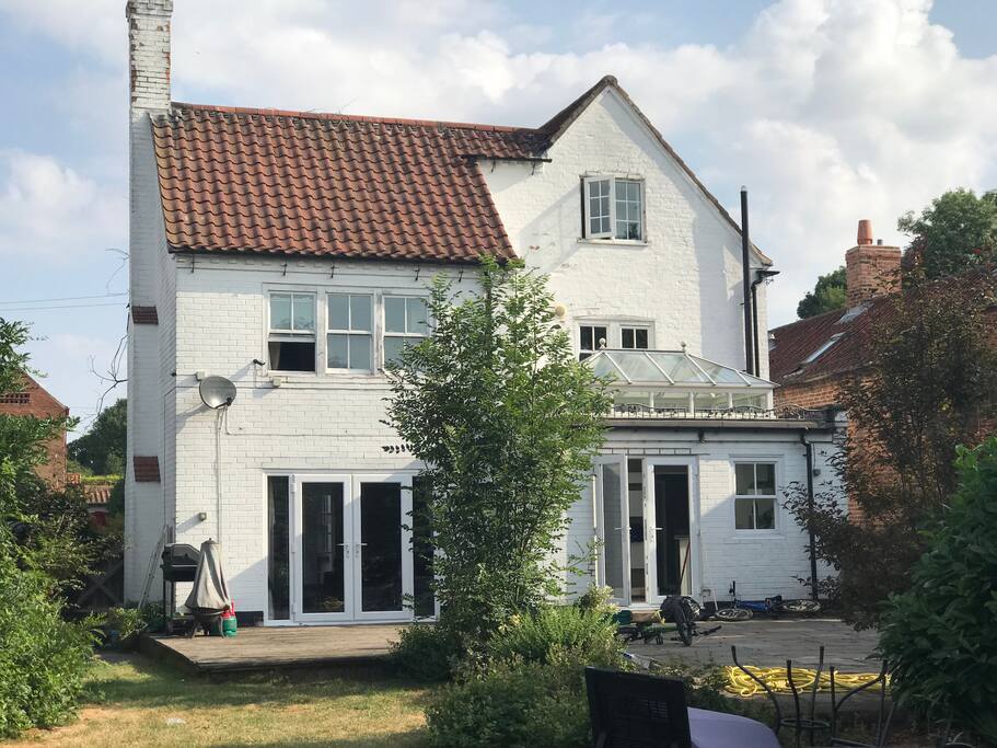 Picture of back of House