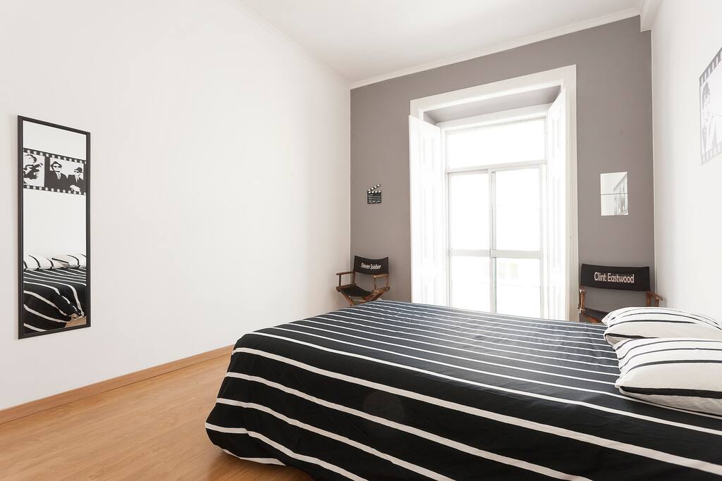 hollyw room