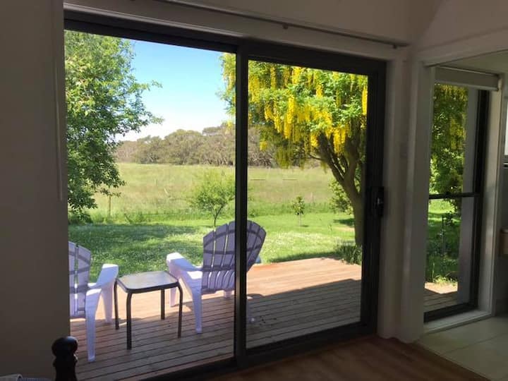 Langleys Hobby Farm (Free Breakfast) Port Campbell