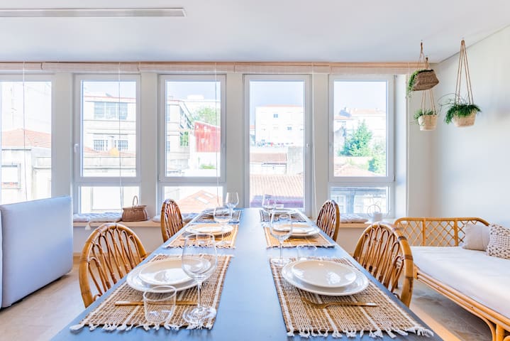 Central Boho Style Penthouse + Free Parking