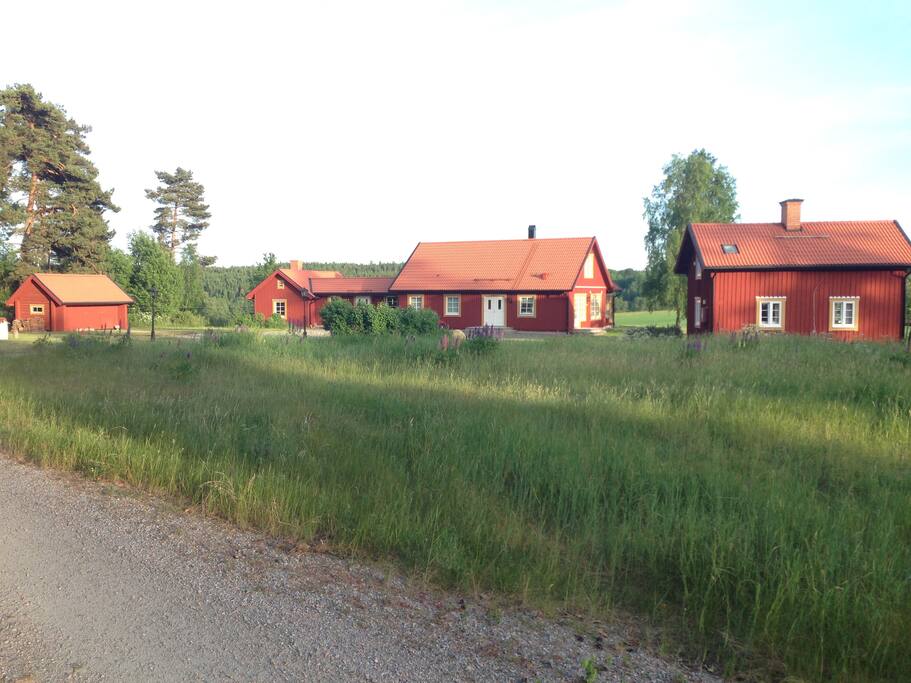 You have arrived. The cottage is the house to the right.