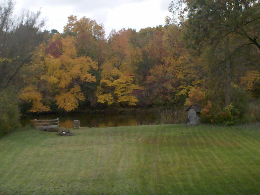 Incredible private getaway on Christian Creek, kayaks available for use!