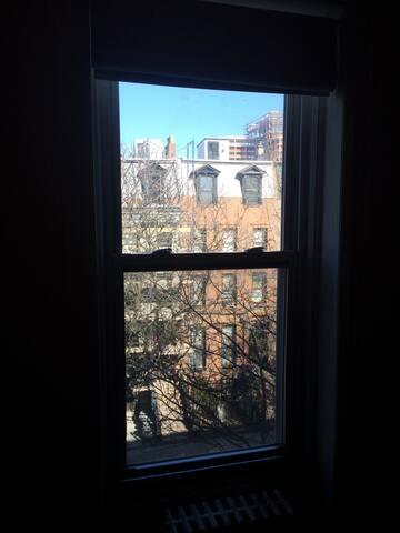 Cozy top floor room at Brooklyn&Breakfast