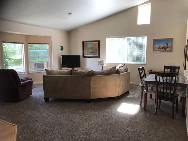 Airbnb Blanding Vacation Rentals Places To Stay Utah