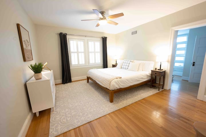 Chumba cha kulala cha msingi (sakafu ya 2)