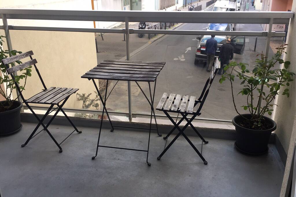jolie terrasse fleurie