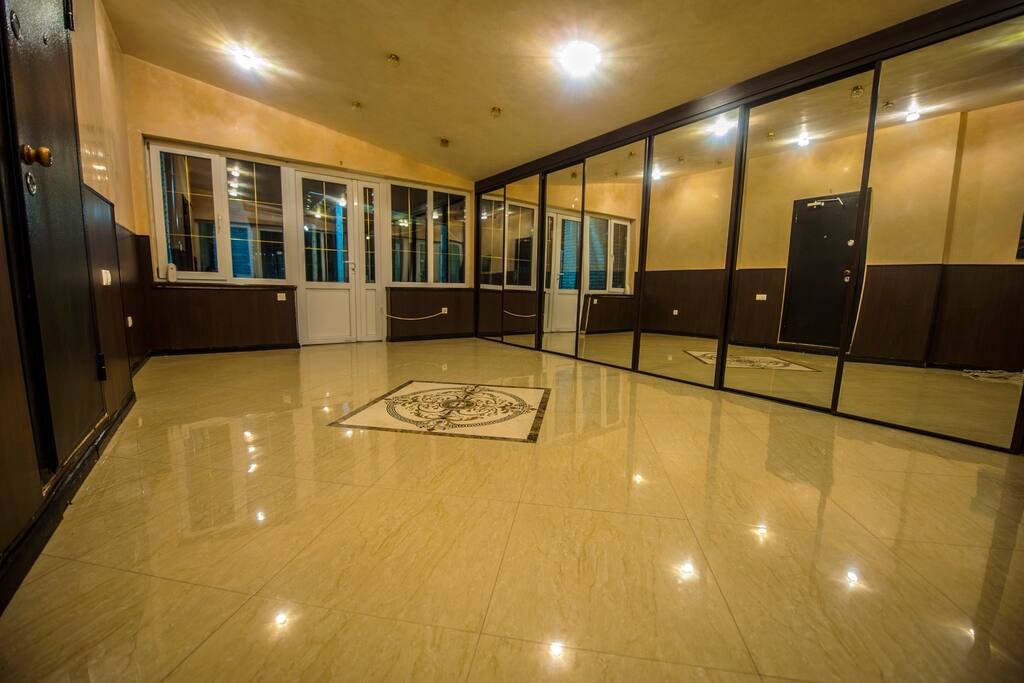 Only one place inside the villa there you can freely smoke cigarets and shisha.