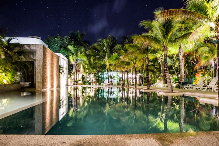 Casa Sak Tuunich-Jungle Condo- Huge Pool- Art4Bed