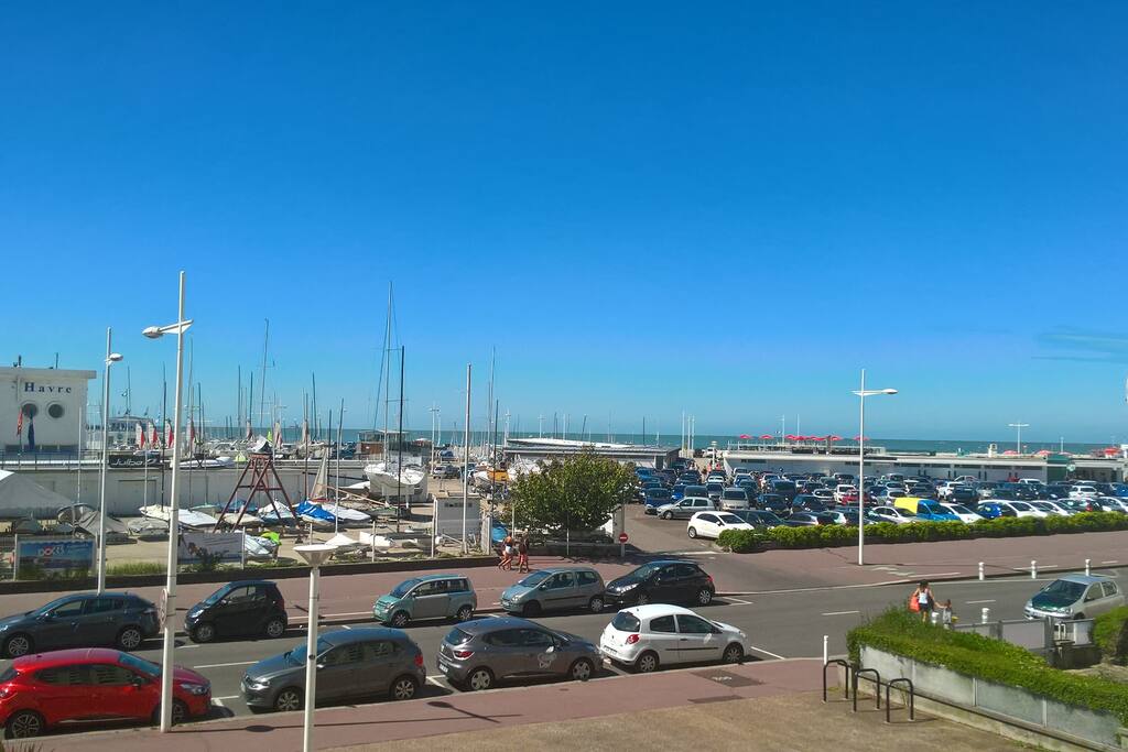 Vue plage CNH et mer