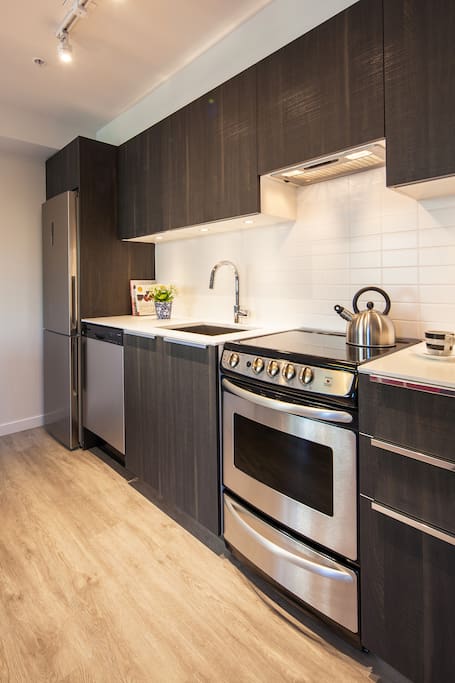 Brand New Modern Kitchen!