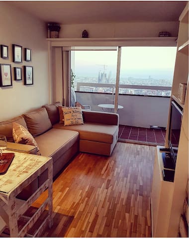 Acogedor apartamento con vistas a toda Barcelona