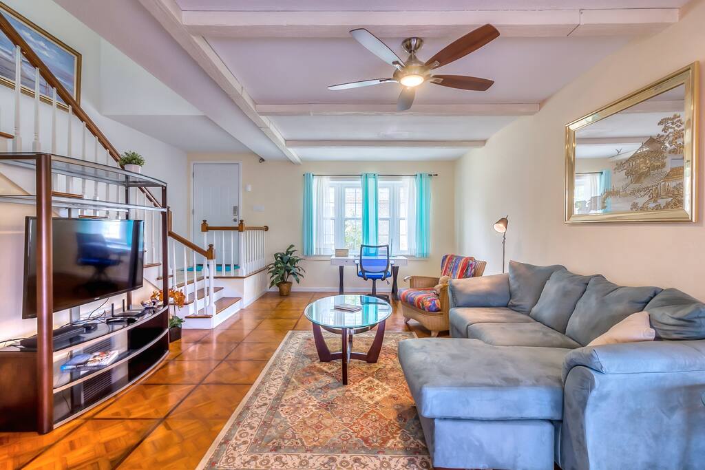 Comfortable living space. 50" smart TV, cable, wifi.