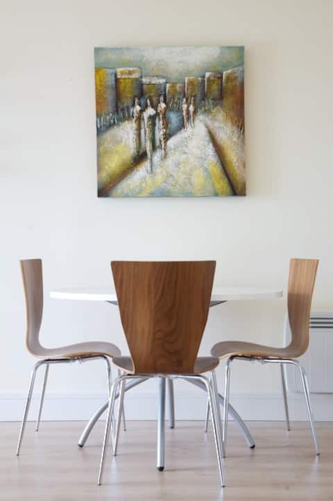 Top Airbnb: Quiet Waterfront Apartment in Grand Canal Dock