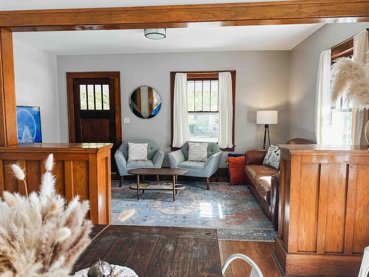 Cheerful Bungalow Central To Ku And Downtown - Lawrence, KS