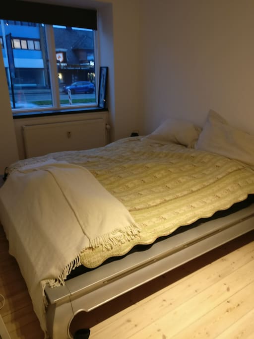 Bed room, bed size: 180 x 200