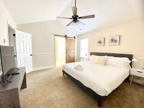 Cute Cozy Farmhouse in Braselton