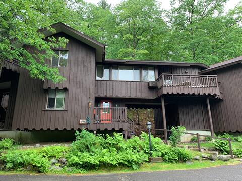 Great outdoor retreat in the North Woods.