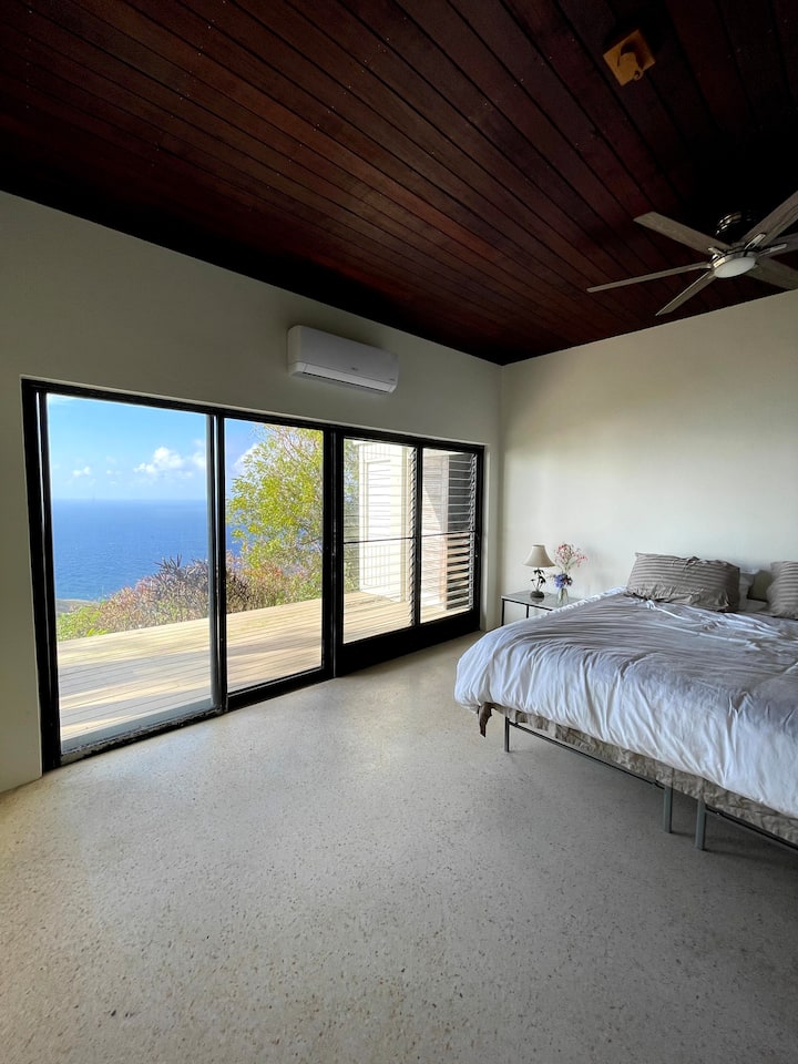 Air conditioning in all rooms. 