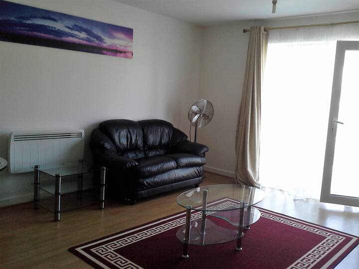 BEAUTIFUL 2 BEDROOM FLAT,SLEEPS 6 Apartments for Rent in london