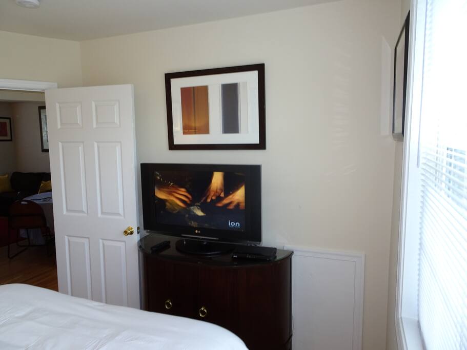 One of two lovely bedrooms with Queen Size Beds
and Queen Pull out sofa in living room