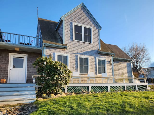 3 Bedroom. Walk to everything!