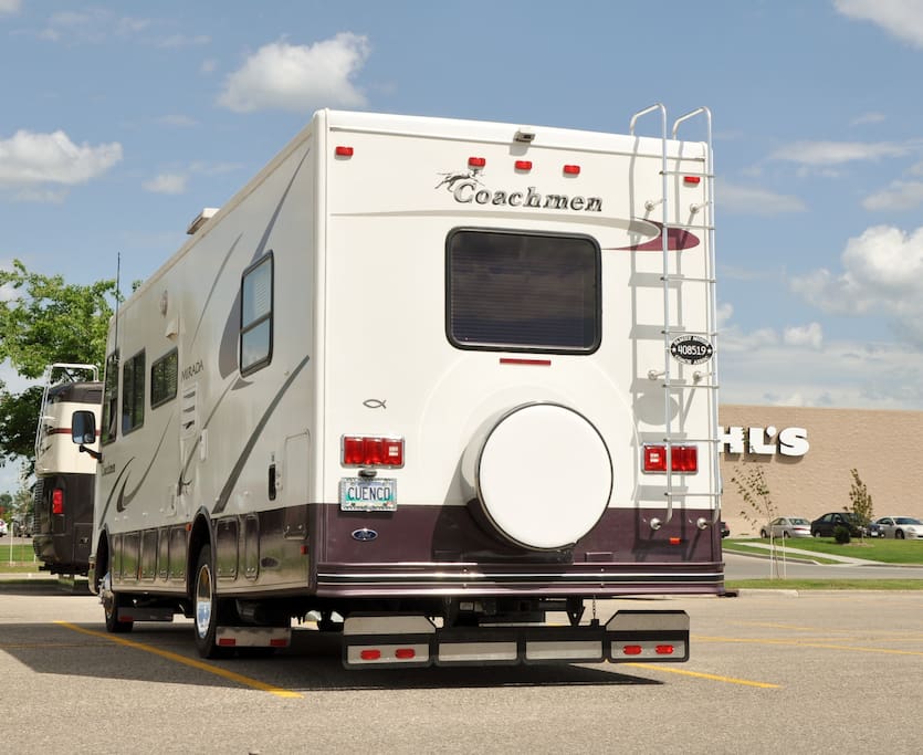 2003 RV 32 foot rear and driver side view