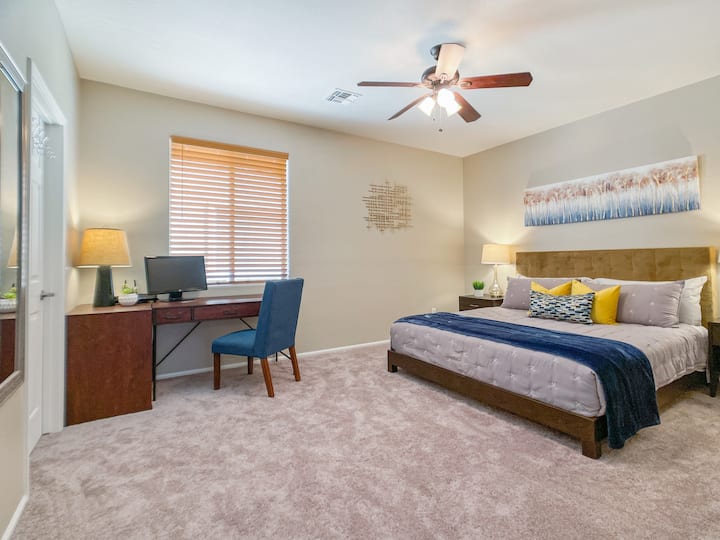 3号卧室、加大双人床、在家办公桌、步入式衣橱