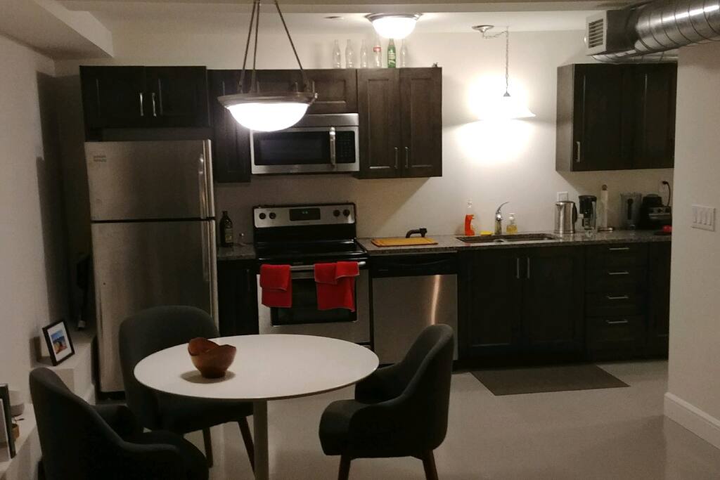 Granite counter tops, new stainless steel appliances 2017
