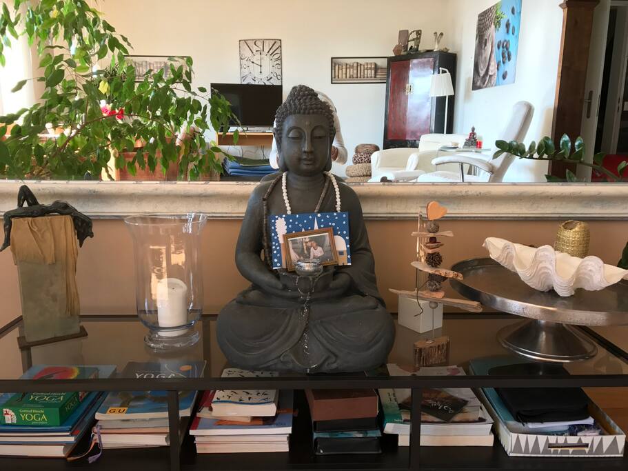 Grosser Wohnraum zum Feiern, Essen, Trinken, Tanzen, Meditieren, Yoga etc.
