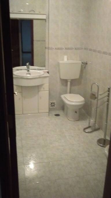 Spacious bathroom