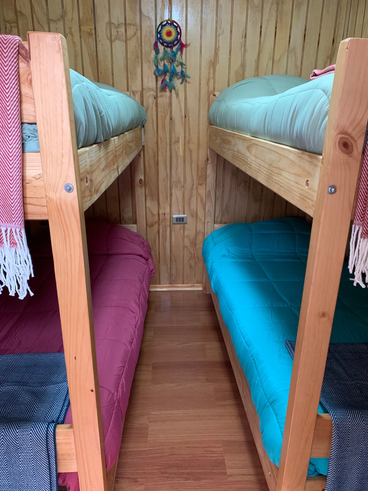 Segundo piso, pieza con 2 camarotes 