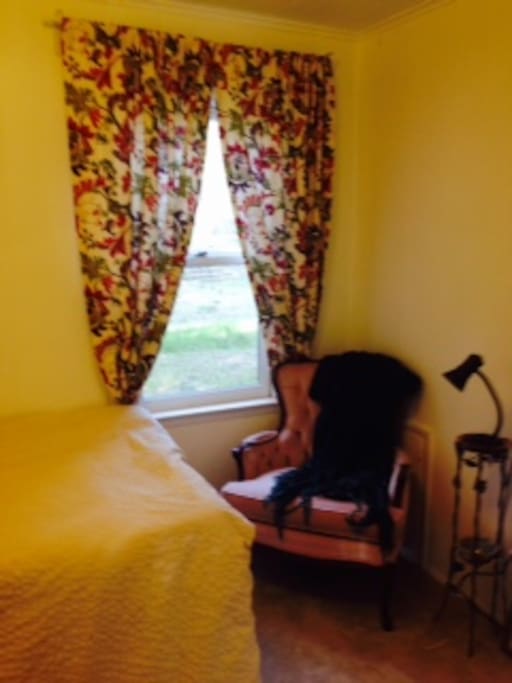 A second reading chair.