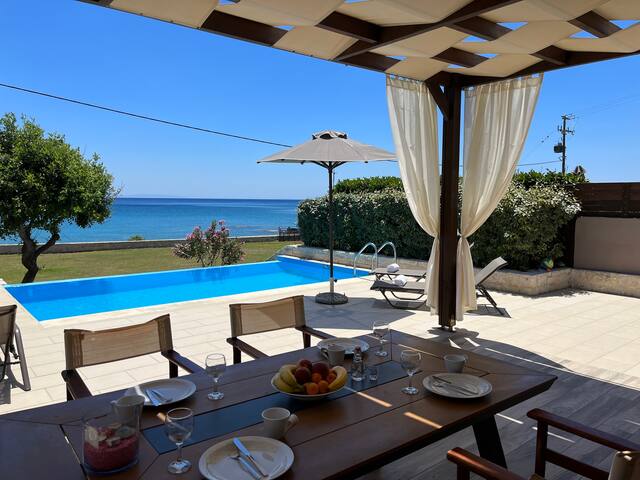 Mary beach Villa with private pool gallery image 3