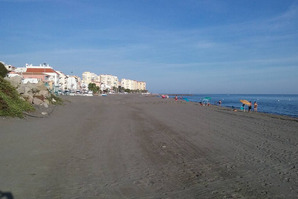 Nuestra playa...a 10 metros de nuestro apartamento...ven...