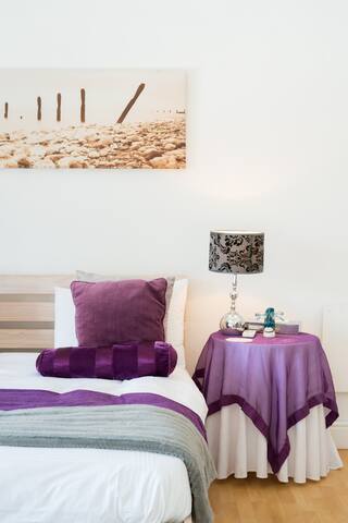 Camps Bay Villa with Mountain Views near the Beach gallery image 5