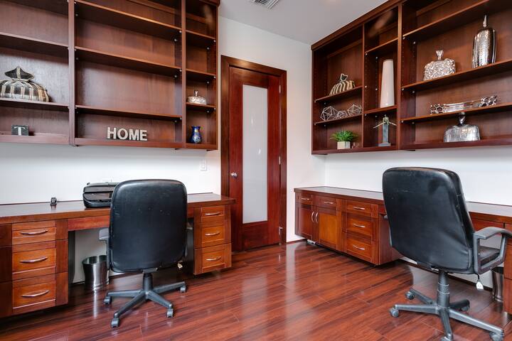 Sunset Plaza Villa with Pool, Spa Roof Deck, City View gallery image 2